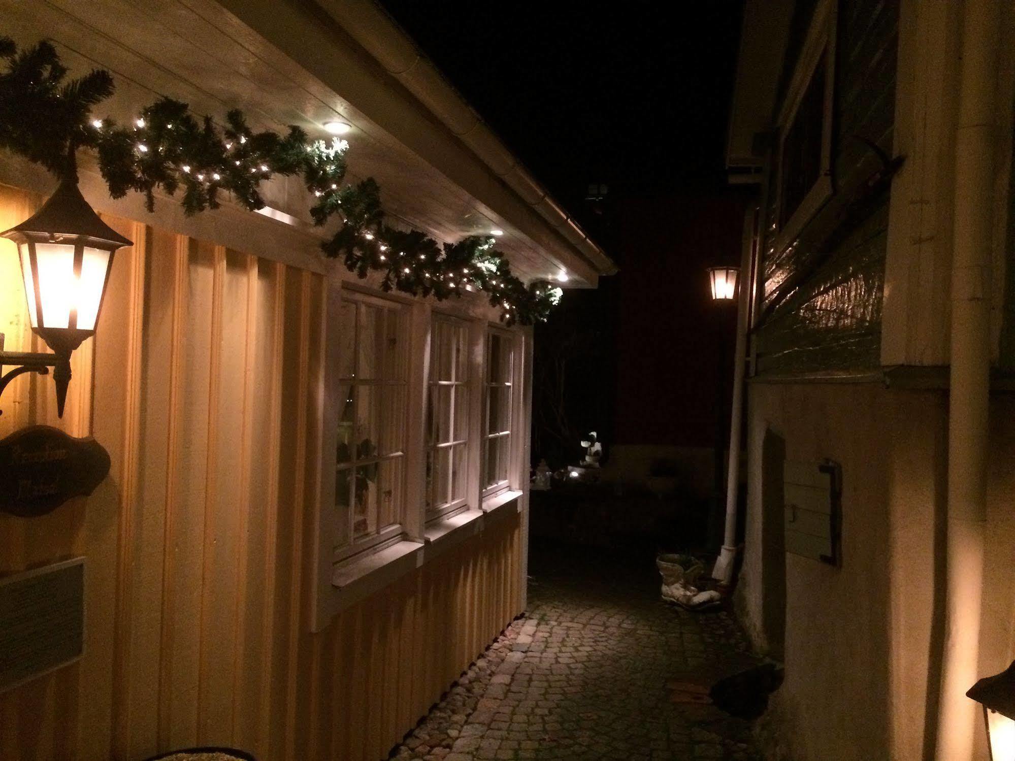 Hotel Amalias Hus Granna ภายนอก รูปภาพ