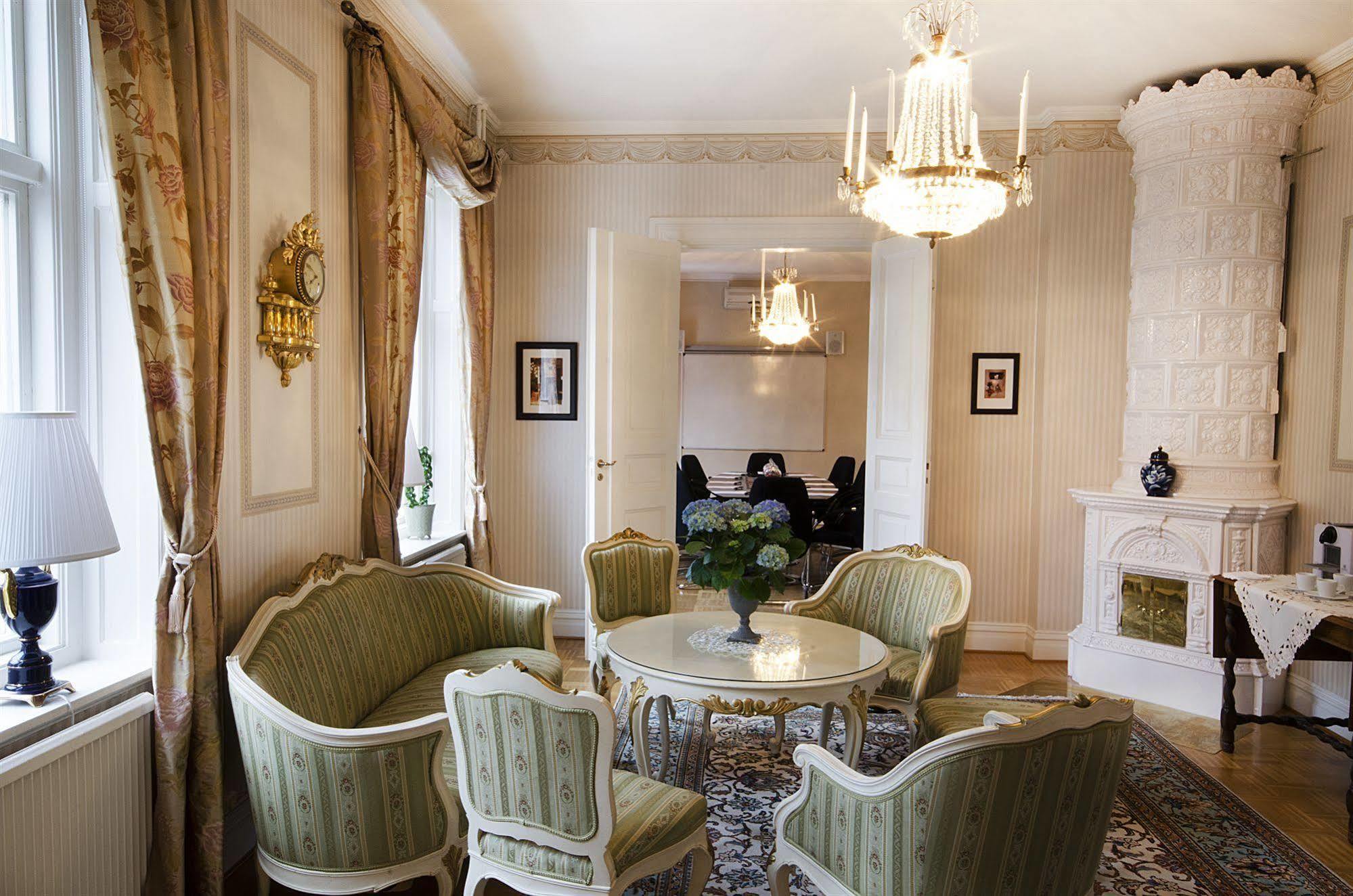 Hotel Amalias Hus Granna ภายนอก รูปภาพ