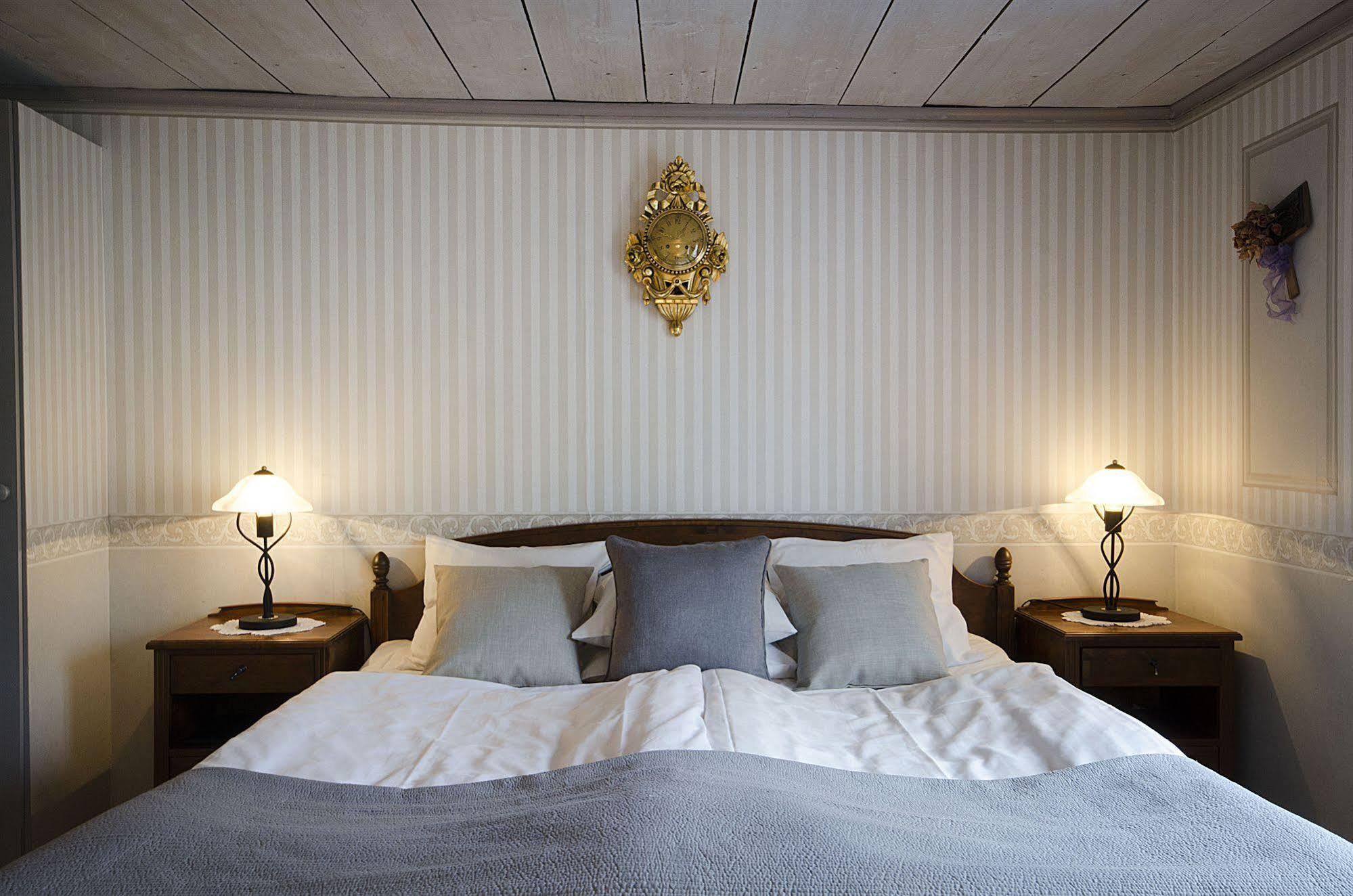 Hotel Amalias Hus Granna ภายนอก รูปภาพ