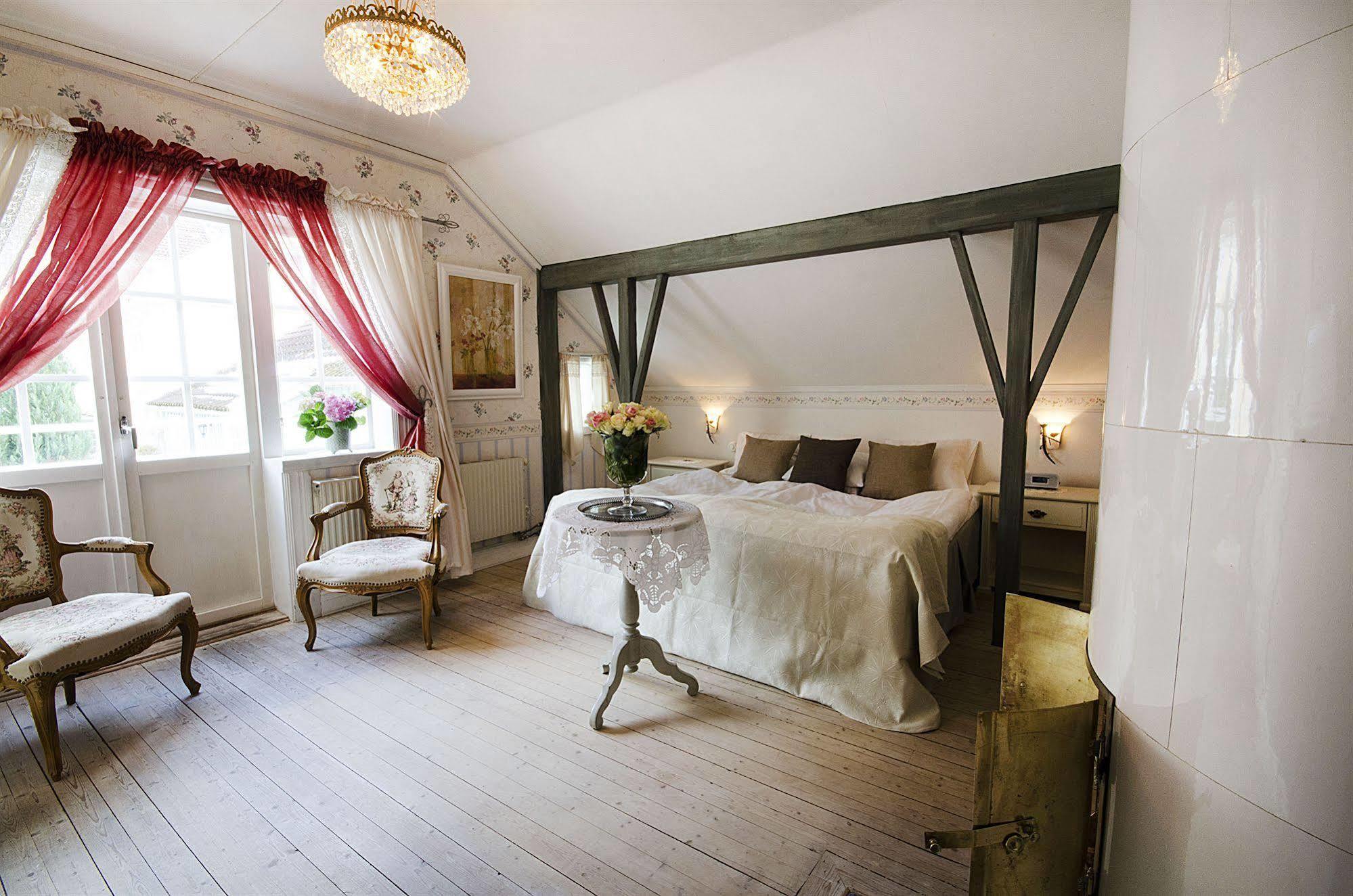 Hotel Amalias Hus Granna ภายนอก รูปภาพ