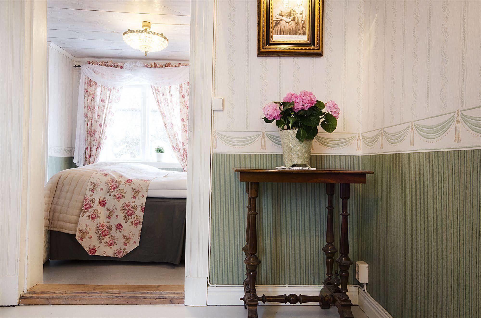 Hotel Amalias Hus Granna ภายนอก รูปภาพ