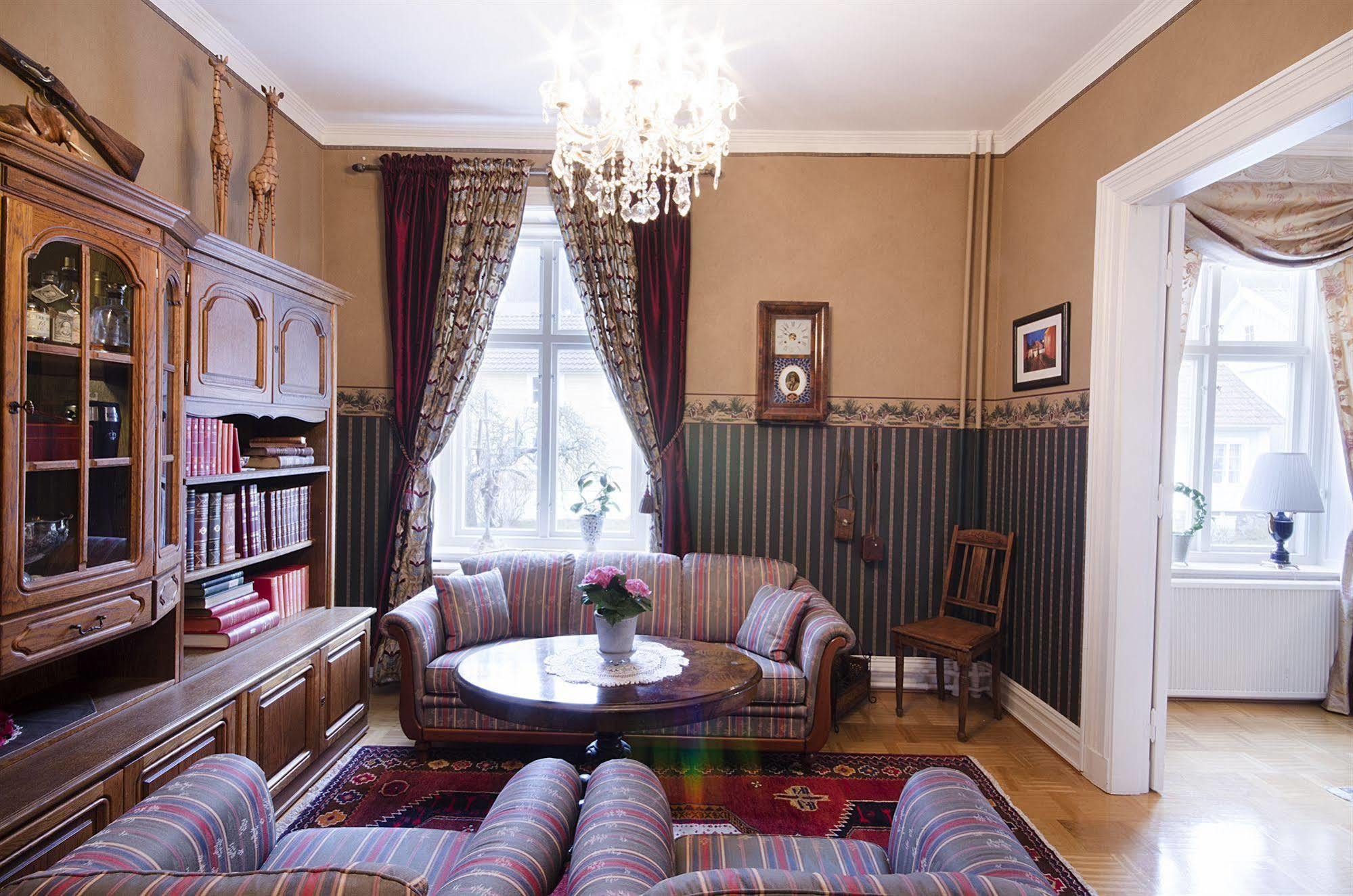Hotel Amalias Hus Granna ภายนอก รูปภาพ