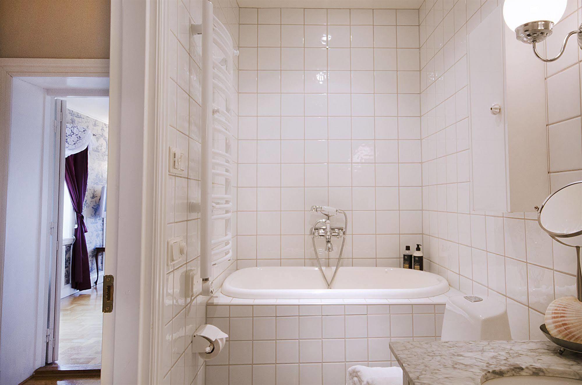 Hotel Amalias Hus Granna ภายนอก รูปภาพ
